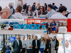 Equipo Vertycal en su stand de Exponor 2026