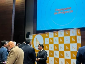 Presentación del proyecto Lobo-Marte de Kinross en el Desayuno de Proyectos APRIMIN