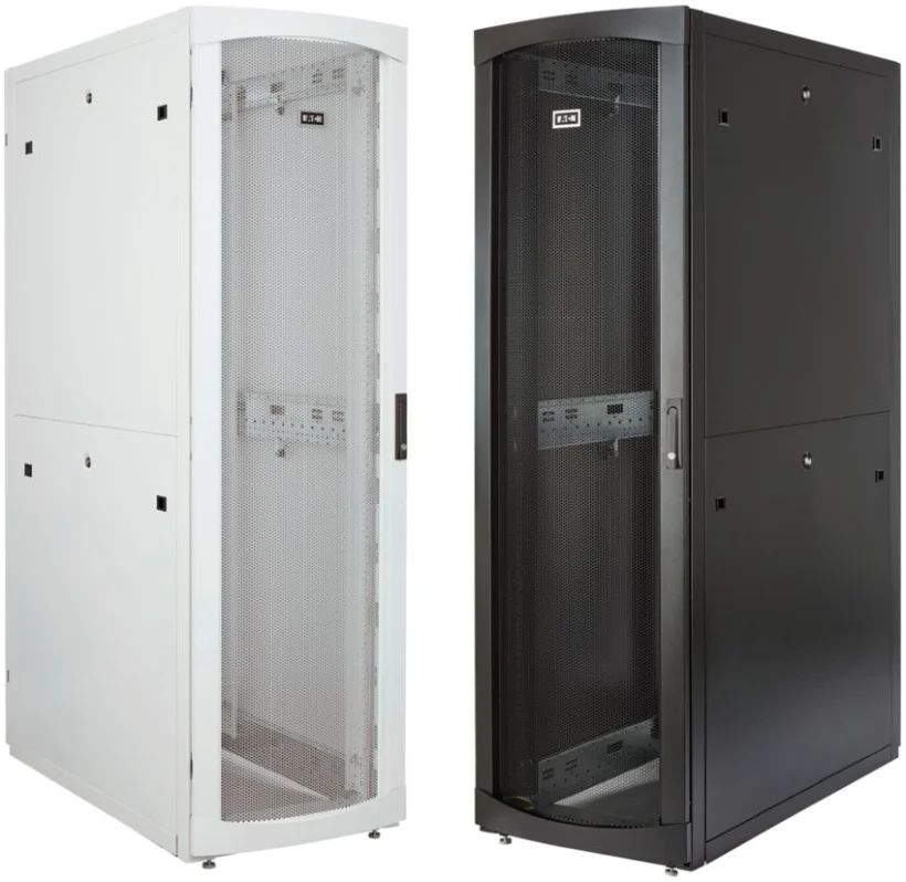 Racks Eaton RS en blanco y negro